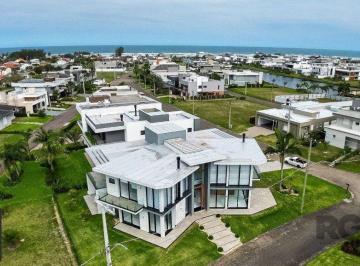 Casa · 536m² · 5 Quartos · 2 Vagas · Mansão no Ocean Side para Comprar com  562,80m²