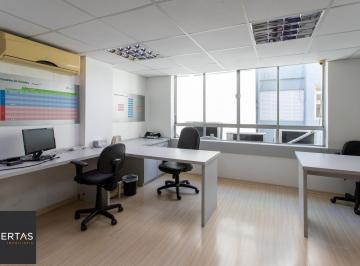 Comercial · 69m² · 6 Quartos · Andar inteiro mobiliado com 215 m² para até 60 pessoas