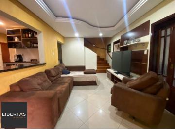 Casa · 199m² · 3 Quartos · 3 Vagas · Casa de 3 quartos e 3 vagas de garagem em Canoas.