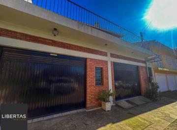 Casa · 233m² · 3 Quartos · 3 Vagas · CASA 03 dormitórios, 01 suíte, lareira, churrasqueira, terraço, pátio, garagens