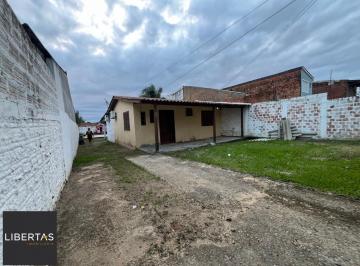 Casa · 65m² · 3 Quartos · 3 Vagas · Ótima casa em de 2 dormitórios com piscina localizada em Viamão
