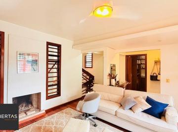0p5knr7azr8suaaterzzo3j5o4sz · Casa à venda - em Teresópolis