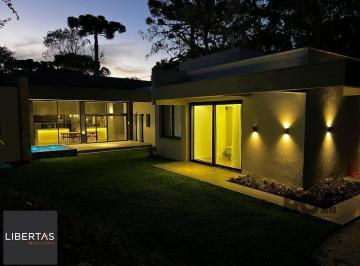Casa · 400m² · 3 Quartos · 3 Vagas · Casa toda térrea 400m2 , 3 suítes