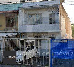 .jpg+2025-03-04 · Casa com 4 quartos, 4 banheiros  e amplo pátio no miolo do bairro Cidade Baixa!