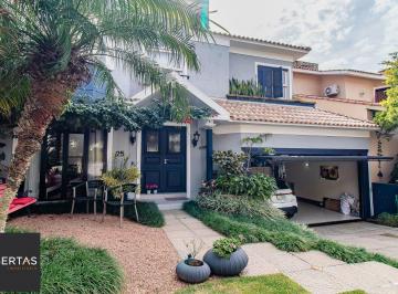 Casa · 320m² · 4 Quartos · 4 Vagas · CASA DE 4 DORMITÓRIOS EM CONDOMÍNIO - 320 m² - 4 VAGAS DE GARAGEM