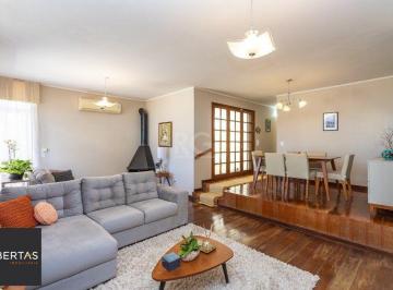 Casa · 234m² · 3 Quartos · 3 Vagas · Casa no bairro Petrópolis de 3 dormitórios