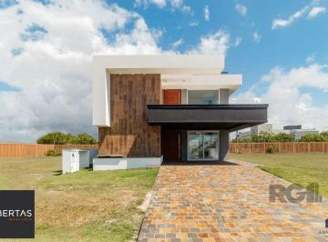 Casa · 293m² · 5 Quartos · 2 Vagas · Casa à venda - em Torres