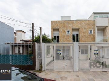 Casa · 108m² · 2 Quartos · 1 Vaga · Sobrado com dois andares e área de terraço,