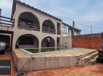 Casa · 220m² · 3 Quartos · 6 Vagas · Casa à venda - em Sarandi