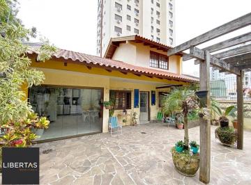 Casa · 198m² · 3 Quartos · 2 Vagas · Casa térrea com edícula e salão de festas próximo ao Iguatemi