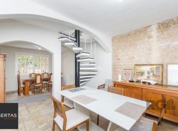 Casa · 224m² · 4 Quartos · 4 Vagas · Casa de 4 dormitórios no bairro Três Figueiras