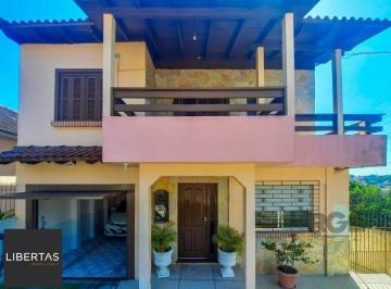 Casa · 240m² · 4 Quartos · 2 Vagas · Excelente casa de 240m² com 4 dormitórios e 2 vagas.