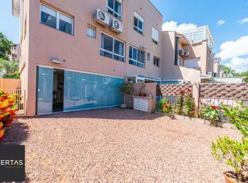 Casa · 231m² · 3 Quartos · 2 Vagas · Casa de Esquina exclusiva em condominio fechado!!!