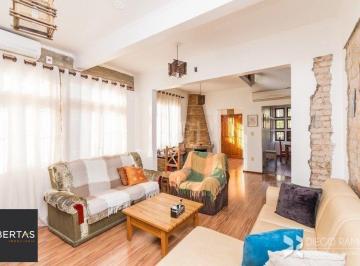 Casa · 135m² · 3 Quartos · 2 Vagas · BELO SOBRADO REFORMADO 3 DORMITÓRIOS - BAIRRO NONOAI