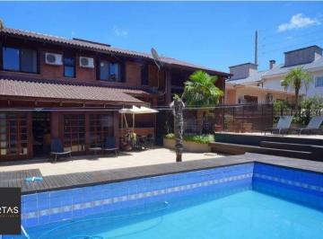 Casa · 330m² · 5 Quartos · 4 Vagas · Casa residencial mobiliada, com churrasqueira, hidromassagem e piscina