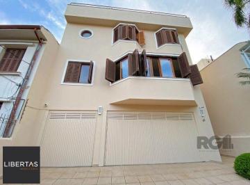 Casa · 465m² · 3 Quartos · 5 Vagas · Excelente casa de 465m² com 3 dormitórios e 5 vagas de garagem.