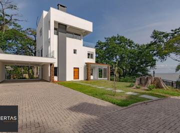 Casa · 336m² · 3 Quartos · 4 Vagas · Viva o Privilégio de Ter o Guaíba como Quintal
