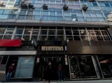 Comercial · 254m² · Libertas Imobiliária vende loja comercial terrea com 252 m² privativos no Centro
