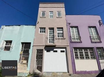 .jpg+2025-03-04 · Casa para Venda - 154m², 2 dormitórios, sendo 1 suites, 2 vagas - Cidade Baixa