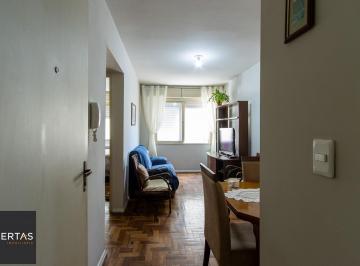 Apartamento · 40m² · 1 Quarto · 1 Vaga · Apartamento com 1 quarto com vaga coberta e escriturada no bairro Cristal.