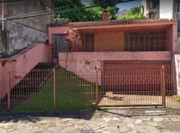 Casa · 205m² · 3 Quartos · 5 Vagas · Casa com 03 dormitórios, churrasqueira, pátio com piscina e 5 vagas de garagem n