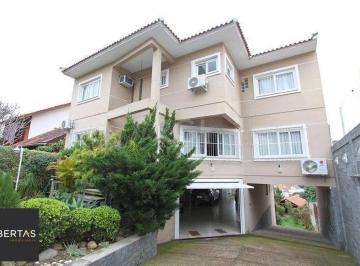 Casa · 700m² · 4 Quartos · 6 Vagas · EXCELENTE CASA COM 4 DORMITÓRIOS, 6 VAGAS DE GARAGEM E VISTA PANORÂMICA.