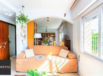Casa · 215m² · 4 Quartos · 2 Vagas · Casa de 424m² no Bairro Chácara Das Pedras