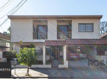 Casa · 329m² · 3 Quartos · 5 Vagas · Casa de alvenaria, 3 quartos, 1 suíte, 4 banheiros e 5 vagas de garagem.