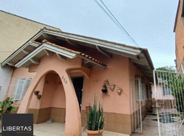 Casa · 198m² · 3 Quartos · 4 Vagas · Casa térrea com edícula aos fundos