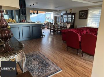 Casa · 430m² · 4 Quartos · 4 Vagas · Vende-se luxuosa casa com 4 suítes e 430m² - Gramado