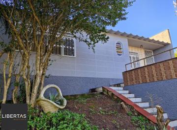 Casa · 150m² · 3 Quartos · 2 Vagas · Casa 3 dormitórios, 3 banheiros, bairro Teresópolis.