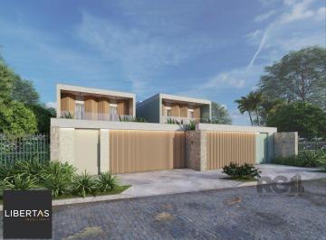 Casa · 277m² · 4 Quartos · 2 Vagas · Magnifica casa na Vila Assução em Porto Alegre!