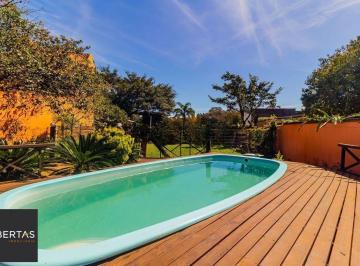 Casa · 293m² · 3 Quartos · 6 Vagas · Casa de 3 dormitórios, no Bairro Ponta Grossa - Porto Alegre
