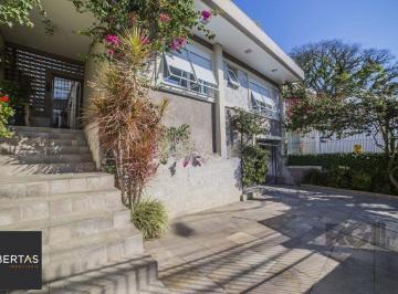 Casa · 196m² · 4 Quartos · 3 Vagas · Casa de 4 dormitórios no bairro Glória
