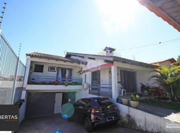 Casa · 225m² · 3 Quartos · 4 Vagas · Casa para Venda - 225.36m², 3 dormitórios, sendo 1 suites, 4 vagas - Camaquã