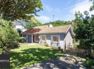 Casa · 218m² · 4 Quartos · 7 Vagas · Casa à venda - em Espírito Santo