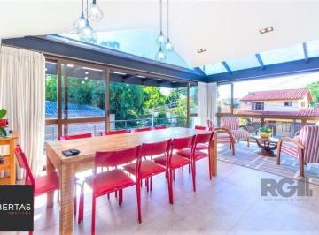 Casa · 380m² · 4 Quartos · 3 Vagas · Casa de 380m², bairro Guarujá