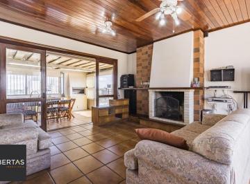 a5l464hiral1t27rry7cpyzwdvvu · Apartamento à venda - em Menino Deus