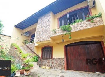 Casa · 155m² · 3 Quartos · 2 Vagas · Excelente casa de 154m² com 3 dormitórios e 2 vagas.