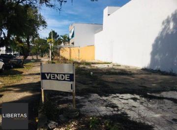Terreno · 282m² · TERRRENO  DE ESQUINA COM 8,80 DE FRENTE E 32,50 DE FRENTE A FUNDOS