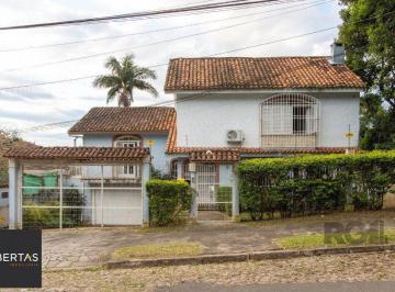 Casa · 180m² · 4 Quartos · 4 Vagas · Casa no bairro Cristal, Possui 4 dormitórios, sendo 1suíte, closet e banheira de