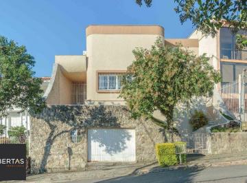 Casa · 400m² · 4 Quartos · 4 Vagas · Casa a venda com 400m², bairro, Teresópolis