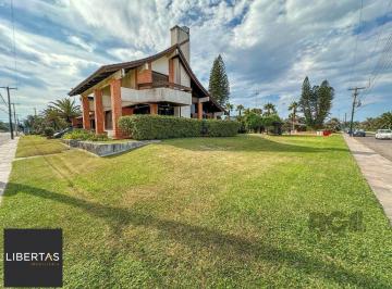 Casa · 326m² · 5 Quartos · 3 Vagas · Icônica Casa para comprar  a poucos metros do mar em Atlântida
