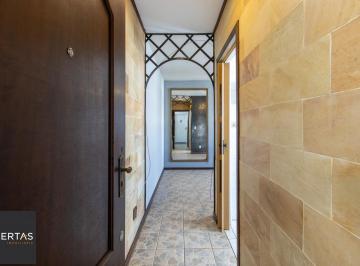 Apartamento · 70m² · 3 Quartos · Apartamento de 3 quartos reformado, 1 banheiro - Bairro Camaquã.