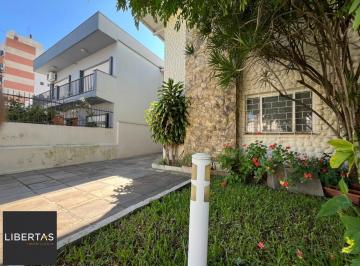 Casa · 208m² · 3 Quartos · 6 Vagas · Linda casa à venda no bairro Azenha!!!