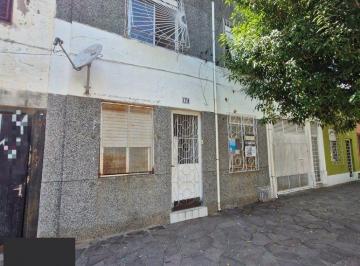 Casa · 152m² · 4 Quartos · Residência no Bairro Azenha, com quatro dormitórios