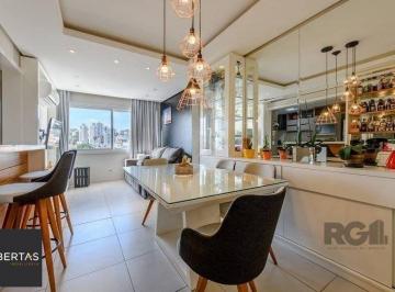 Apartamento · 68m² · 2 Quartos · 1 Vaga · Apartamento 68 m² mobiliado, 2 dormitórios, sendo 1 suíte e 1 vaga.