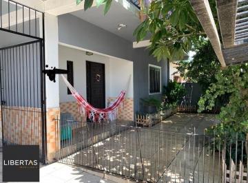 Casa · 200m² · 7 Quartos · 4 Vagas · Casa de 200m², bairro Sarandi