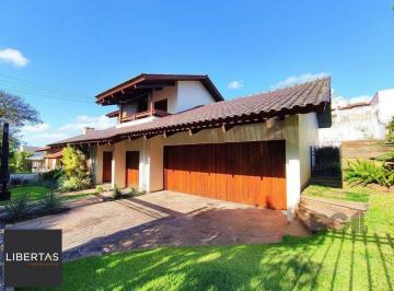 Casa · 300m² · 3 Quartos · 5 Vagas · Excelente casa de 300m² com 03 dormitórios sendo 02 suítes.