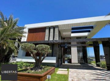Casa · 426m² · 5 Quartos · 2 Vagas · Excepcional sobrado 5 dormitórios com 5 suítes, totalmente mobiliado e ricamente